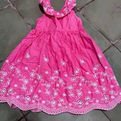 Bata rosada bordada 