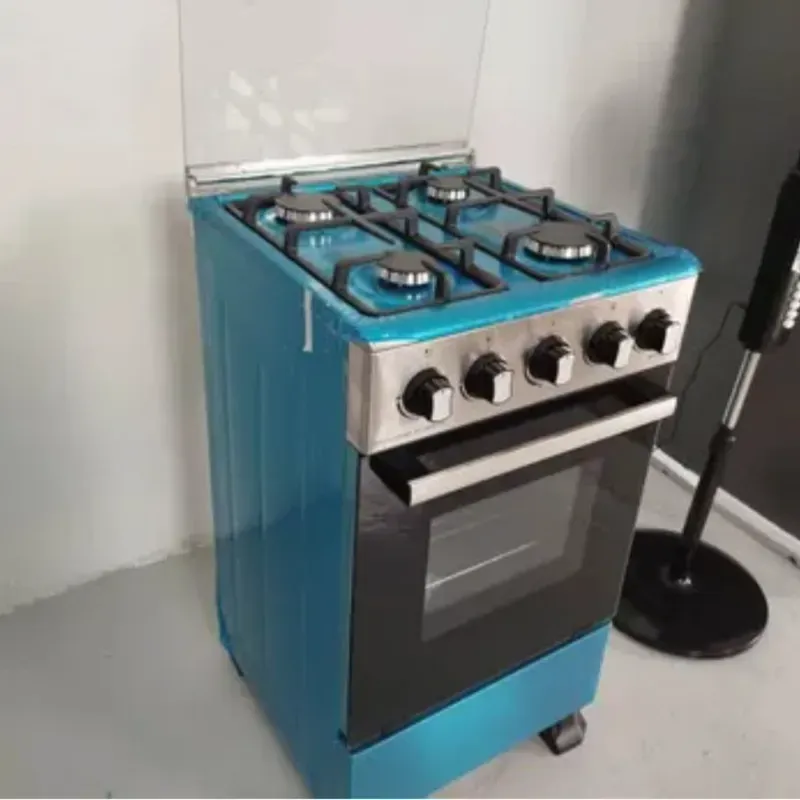 Estufa de Gas con 4 Quemadores y Horno-Negro