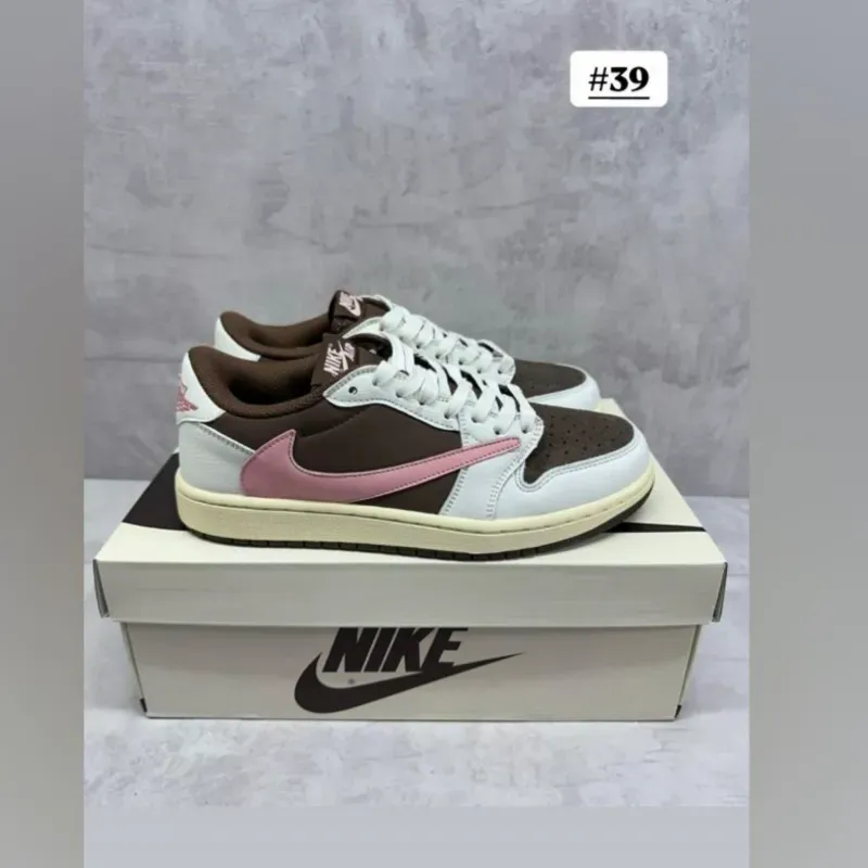 Travis Scott x Air Jordan 1 Low - Mocha Pink