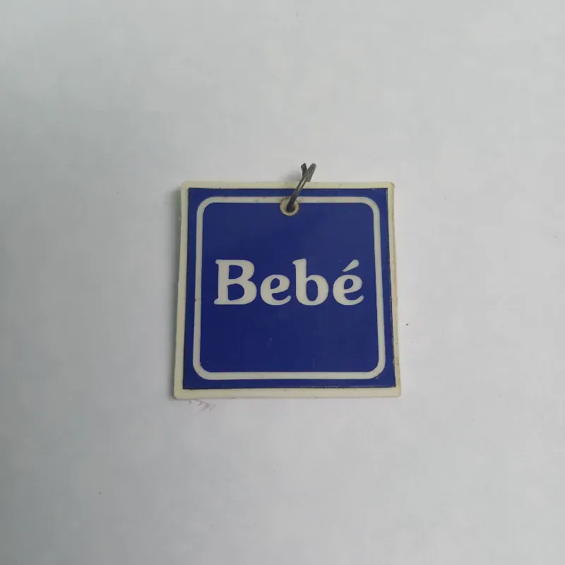 Bebé Chapita Plastica Mediana