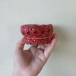 Cinta de ribete roja