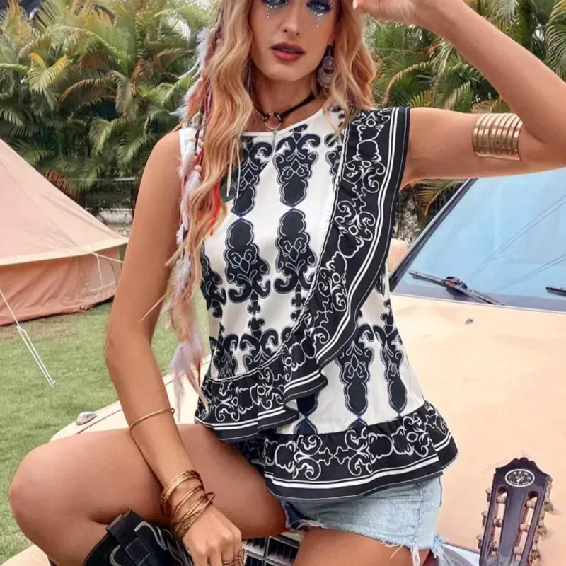 Blusa blanca y negra. Talla M