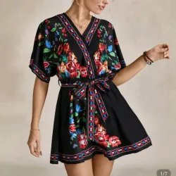 Vestido negro con estampado de flores. Talla xl 