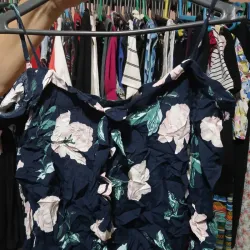 Blusa azul floreada mangas 3/4
