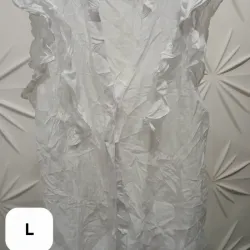 Blusa blanca de bambula con vuelos