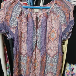 Blusa en mosaicos de hilo