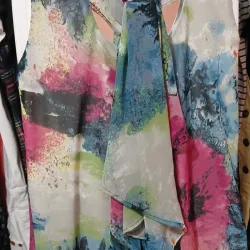 Blusa estampada en colores con bufanda