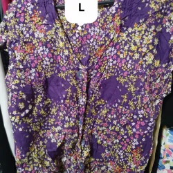 Blusa estampada violeta