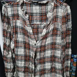 Camisa a cuadros carmelitas
