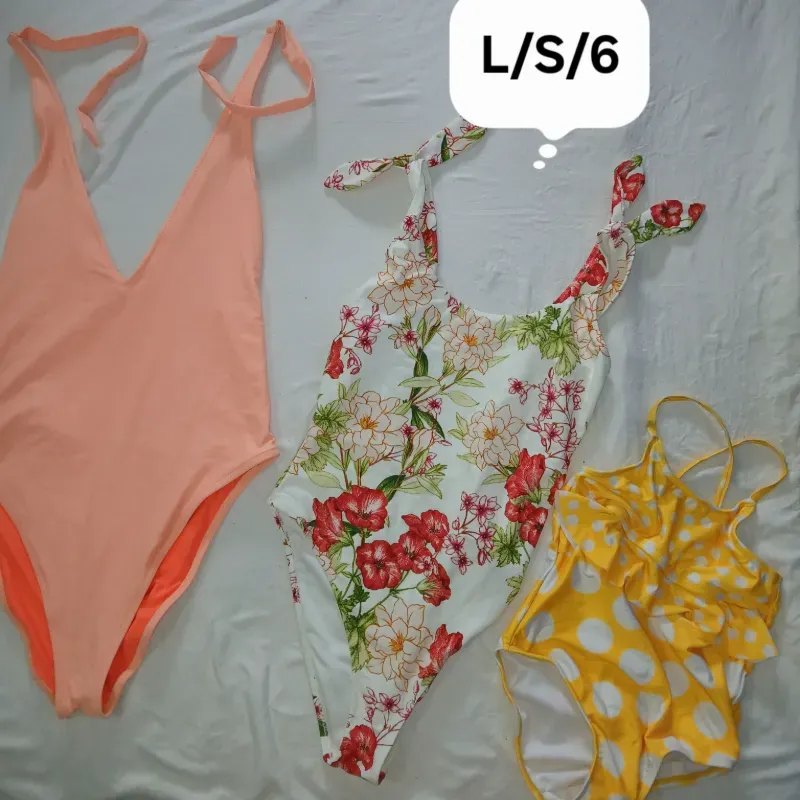 Trusa azul con vestido