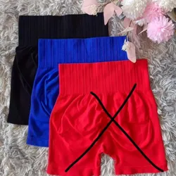 Licras cortas levanta glúteos color entero