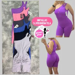 Mono enterizo corto con tirante en un solo hombro