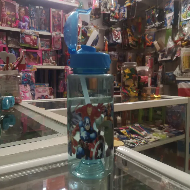 Pomo de agua Avengers