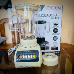 Batidora con molinillo incluido 