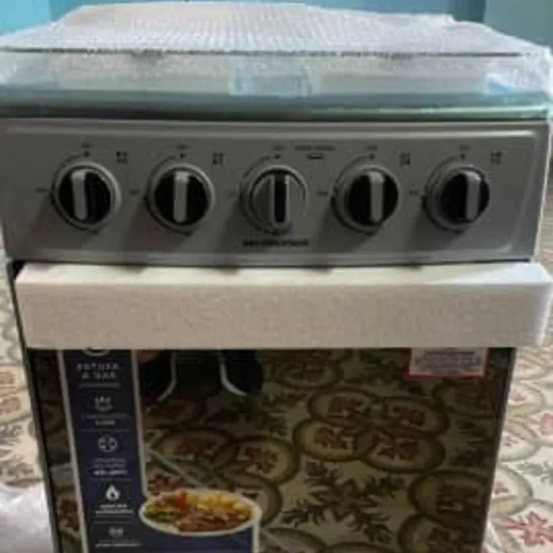 Estufa a gas Premier 4 hornillas con horno