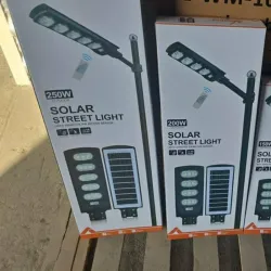 Lampara led con panel solar para exterior 200W