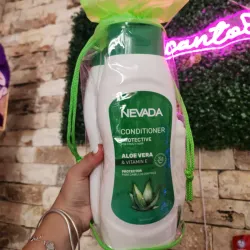 Set de champú, acondicionador y crema para los pies