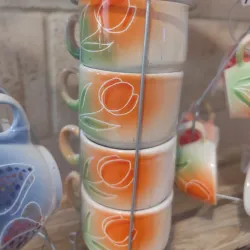 Tazas con soporte metálico 