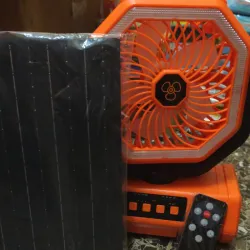 Ventilador recargable con panel solar