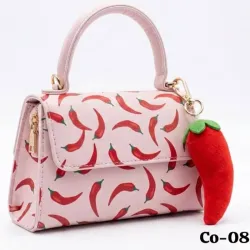 Cartera con accesorio