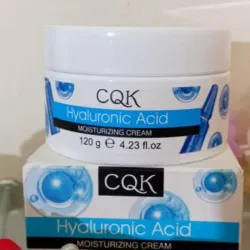 Crema facial hidratante CQK CON ÁCIDO HIALURÓNICO 