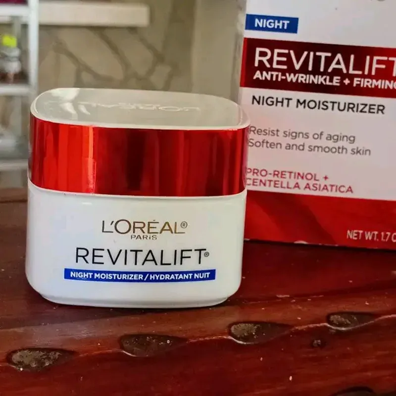Crema facial nocturna L'Oréal revitalif 