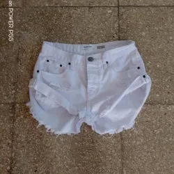 Disponible para mujer 