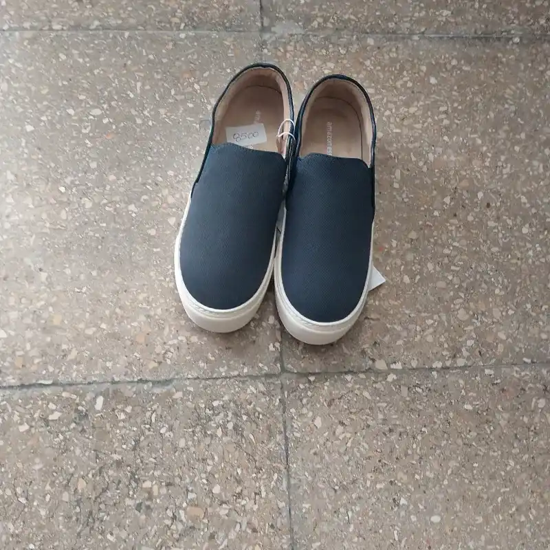 Disponible para mujer 