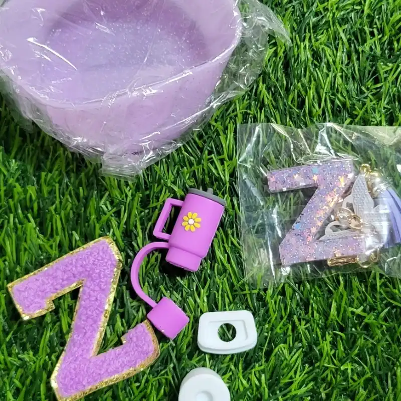 Accesorios para adornar jarras solo en morado