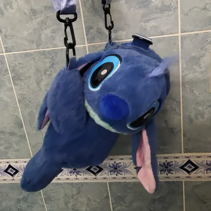 Cartera de stitch tipo peluche azul