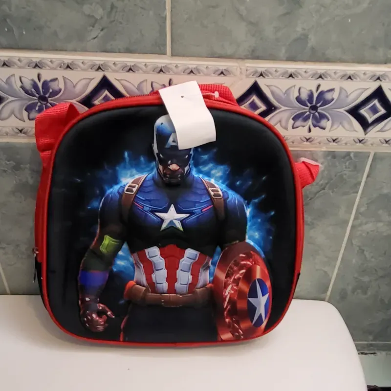 Merendero tipo mochila térmica micky  y superhereos