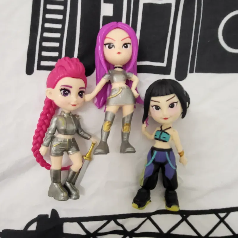 Mulecas kpop pequeñas 13cm