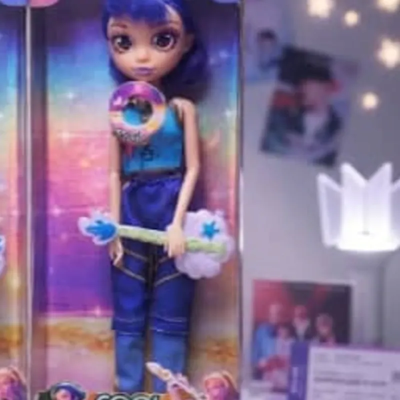 Muñecas K-pop cantan y tienen accesorios