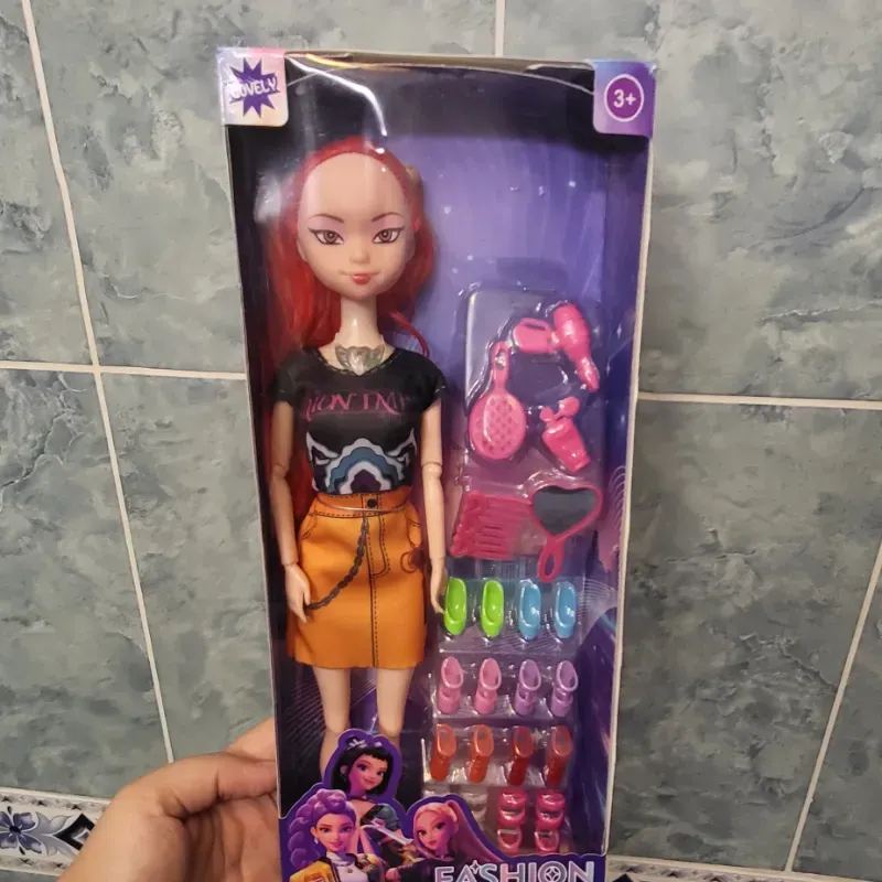 Muñecas kpop alumbran y cantan