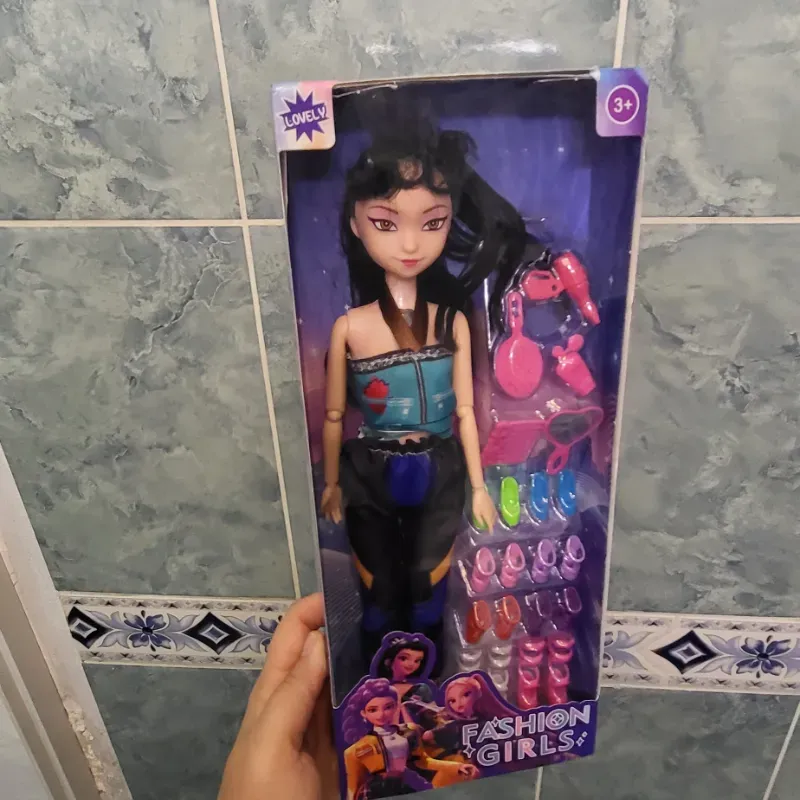 Muñecas kpop alumbran y cantan