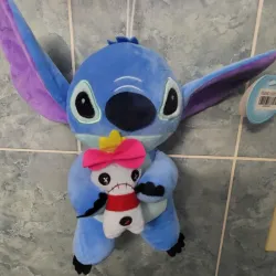 Peluche stitich con trapo azul