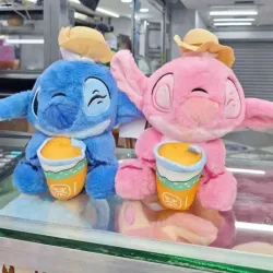 Stich con sombrero rosado