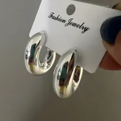 Argollas plateadas grandes 