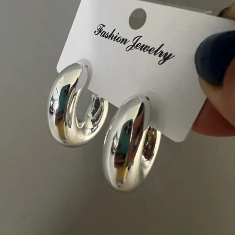 Argollas plateadas grandes 