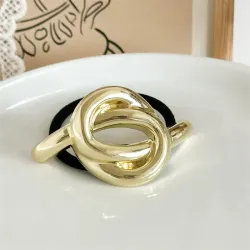 Felpa con accesorio metálico 2