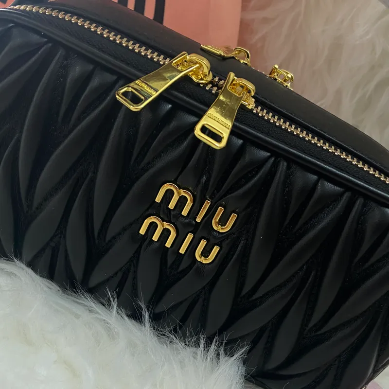 Cartera Miu Miu