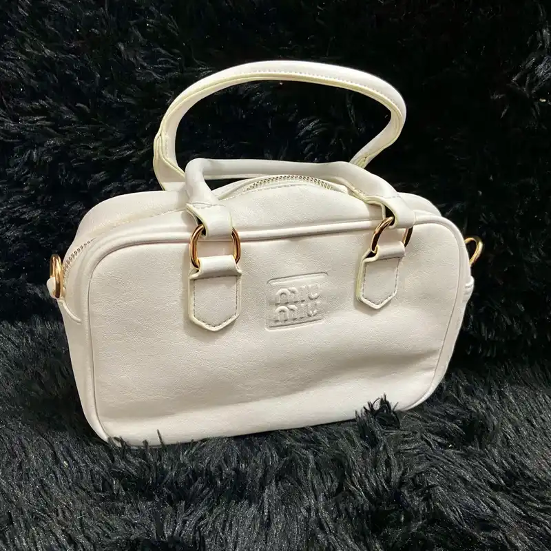Cartera Miu Miu