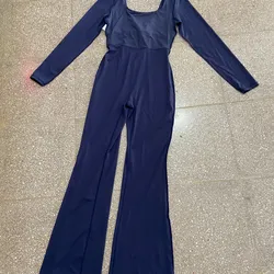 Mono pantalón manga larga.