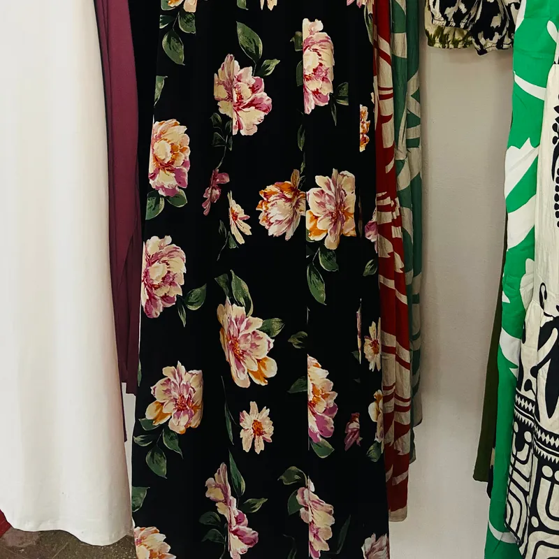Vestido Negro de Flores
