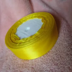 Cinta de satín amarillo 2.5 cm