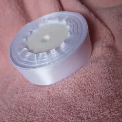 Cinta de satín blanco 2.5 cm