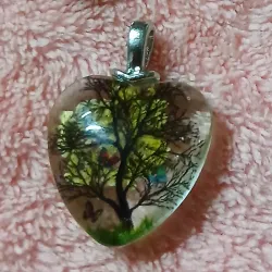 Corazón de cristal naturaleza muerta amarillo