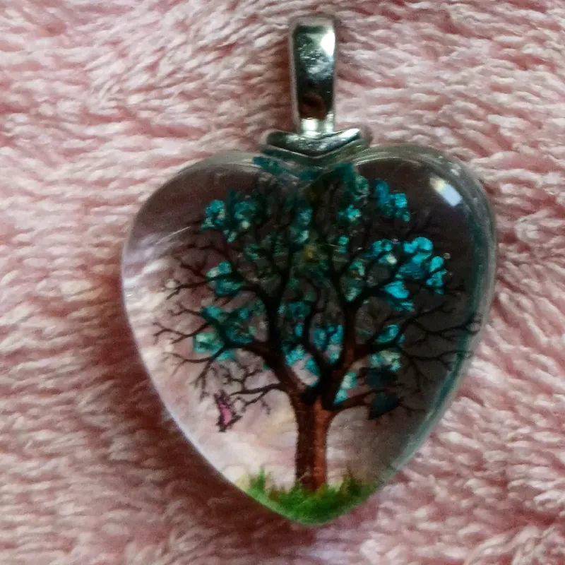 Corazón de cristal naturaleza muerta azul
