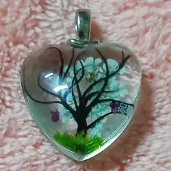 Corazón de cristal naturaleza muerta azul