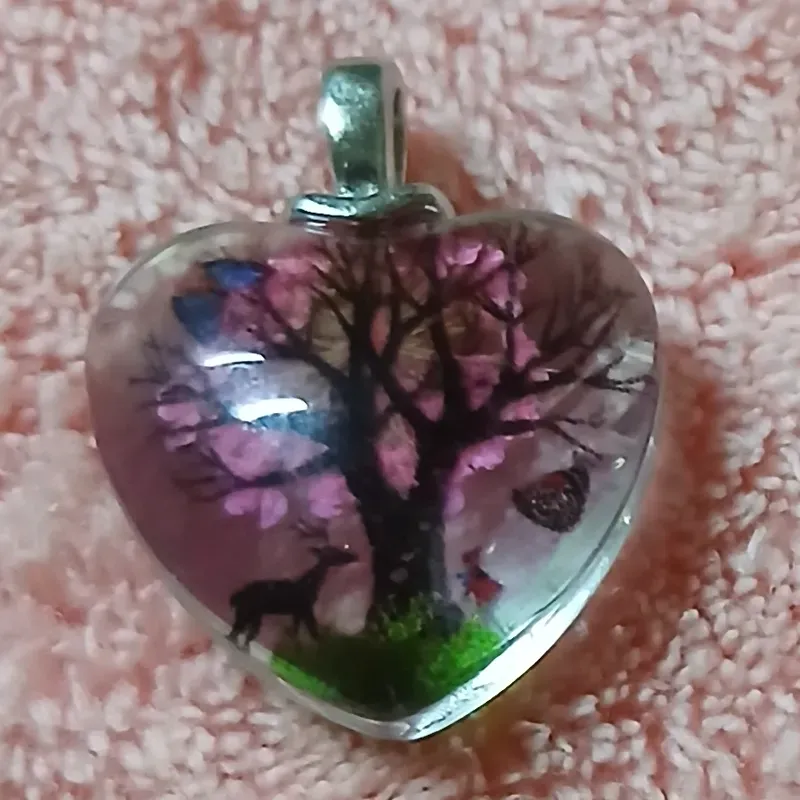 Corazón de cristal naturaleza muerta fresa